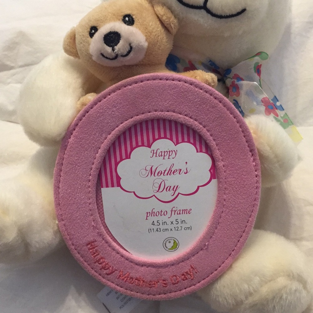 Mother’s Day Picture Frame Bear - Picture 2 of 3